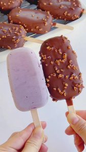 Blueberry Cheese Filling Crispy Popsicle (2)