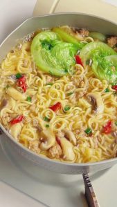 Mushroom Soup Noodles with Pork and Lettuce (2)