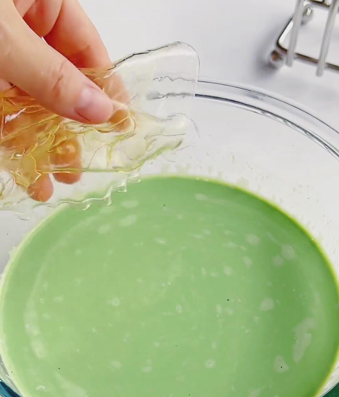 Add the softened gelatin sheets