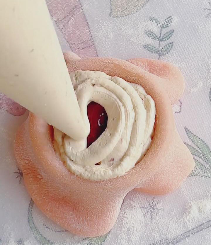 Pipe in another layer of cream