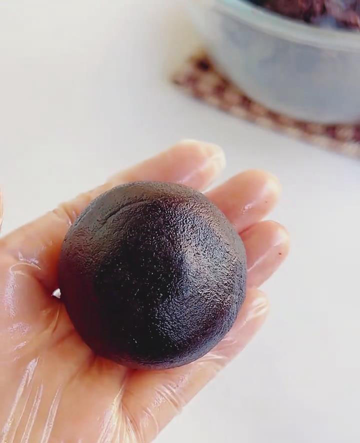 Roll each piece into a smooth ball