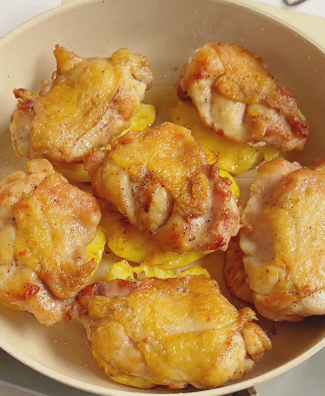 Arrange the drumsticks on top