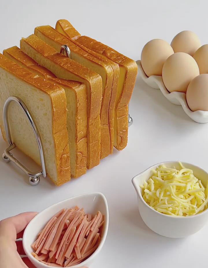 Ingredients for Ham and Cheese Toast Roll Ups