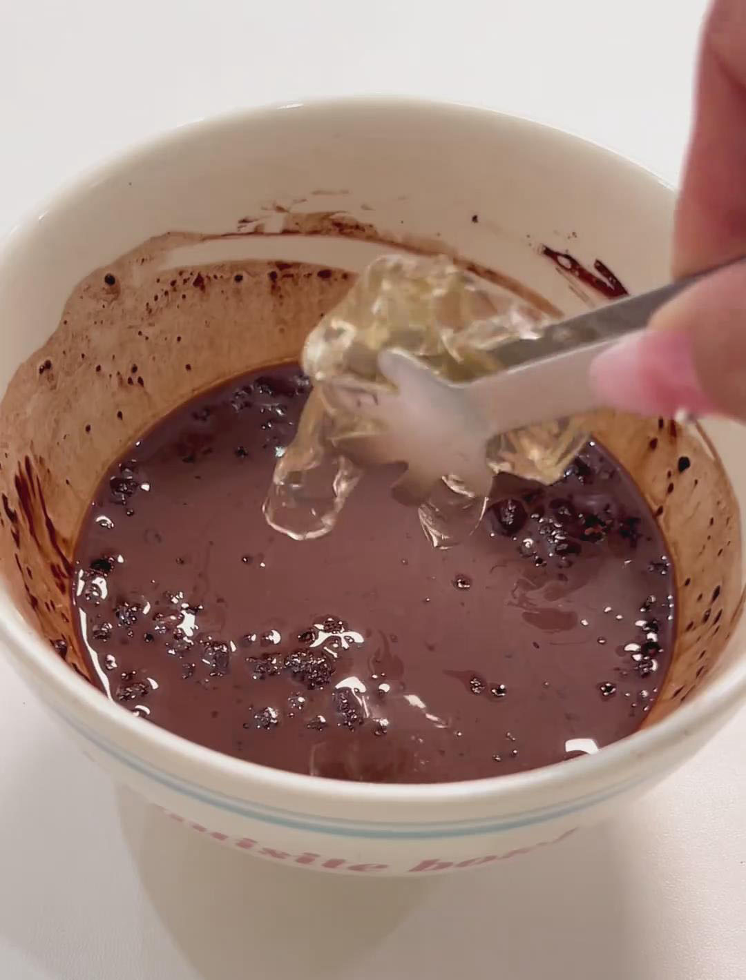 Add the softened gelatin sheet