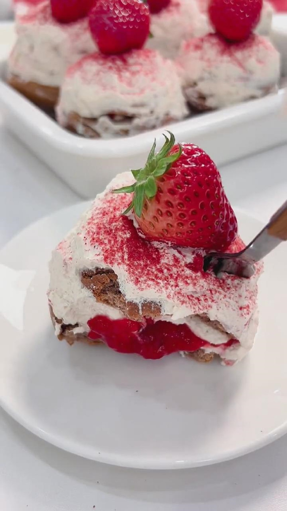 Mini Strawberry Cakes (3)