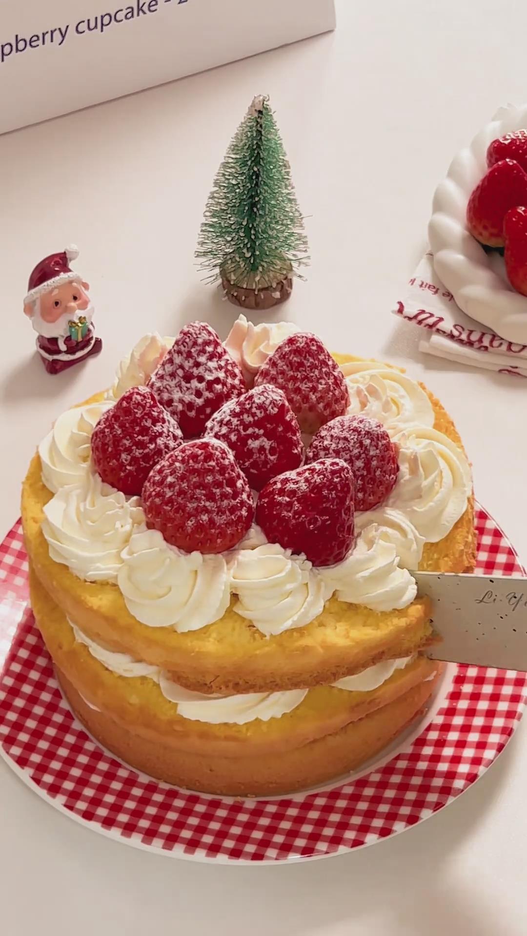 Strawberry Cream Naked Cake (1)