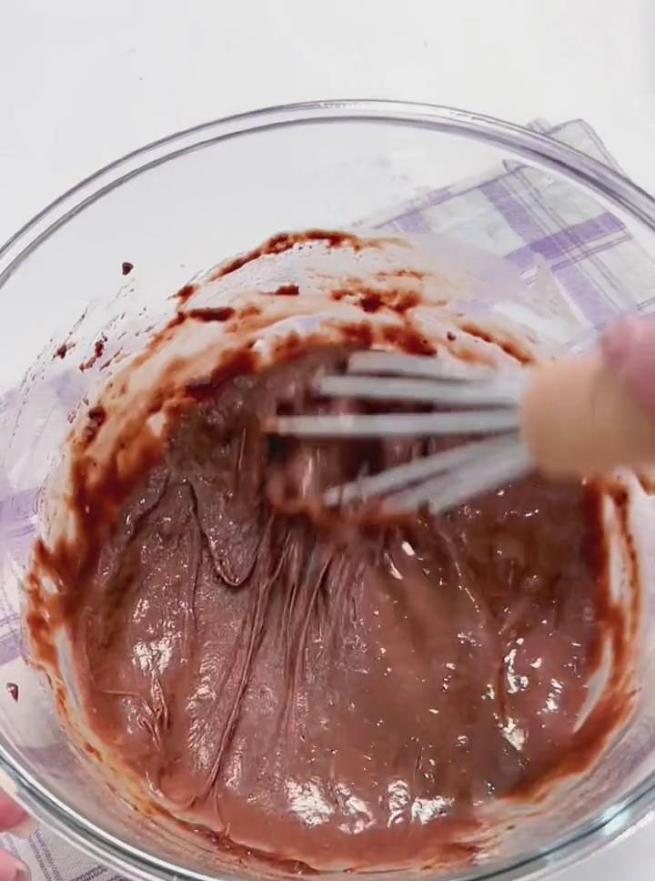 continue mixing in a “Z” motion