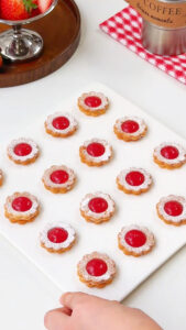 Double Layer Strawberry Jam Cookies (3)
