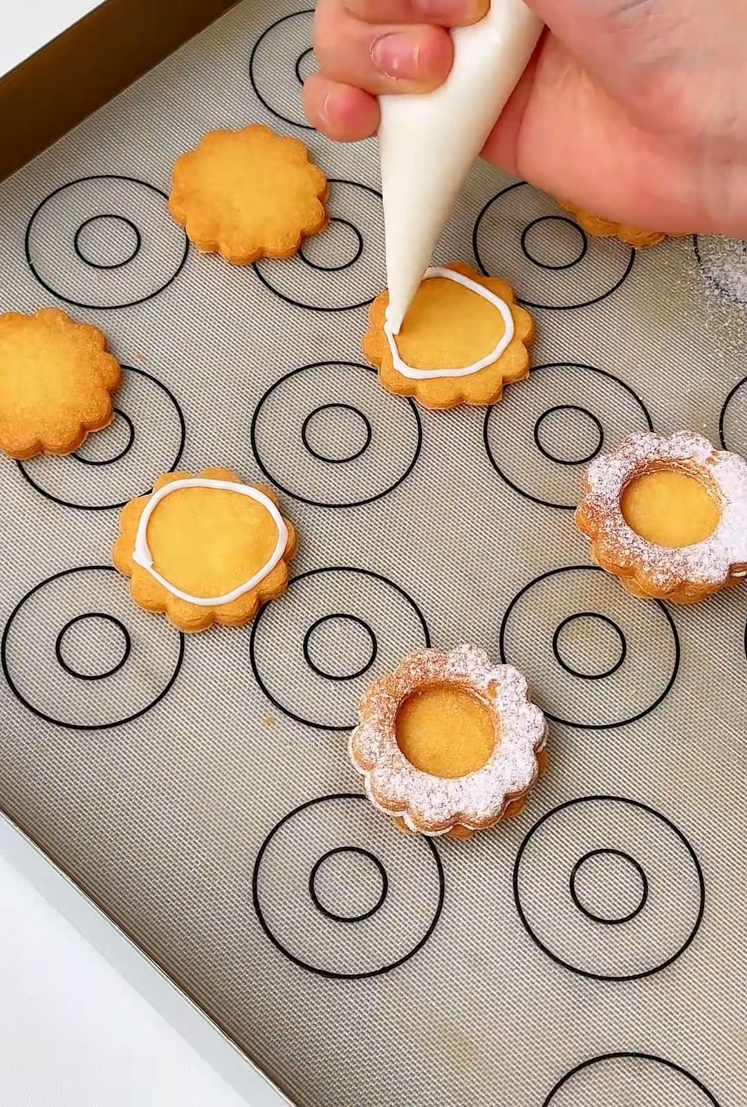 Double Layer Strawberry Jam Cookies step (13)