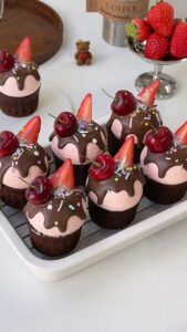 Easy Strawberry Chocolate Muffins step (11)
