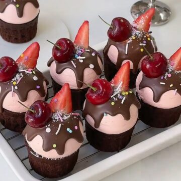 Easy Strawberry Chocolate Muffins step (11)