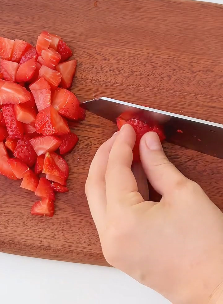 Easy Strawberry Yogurt Clusters step (2)