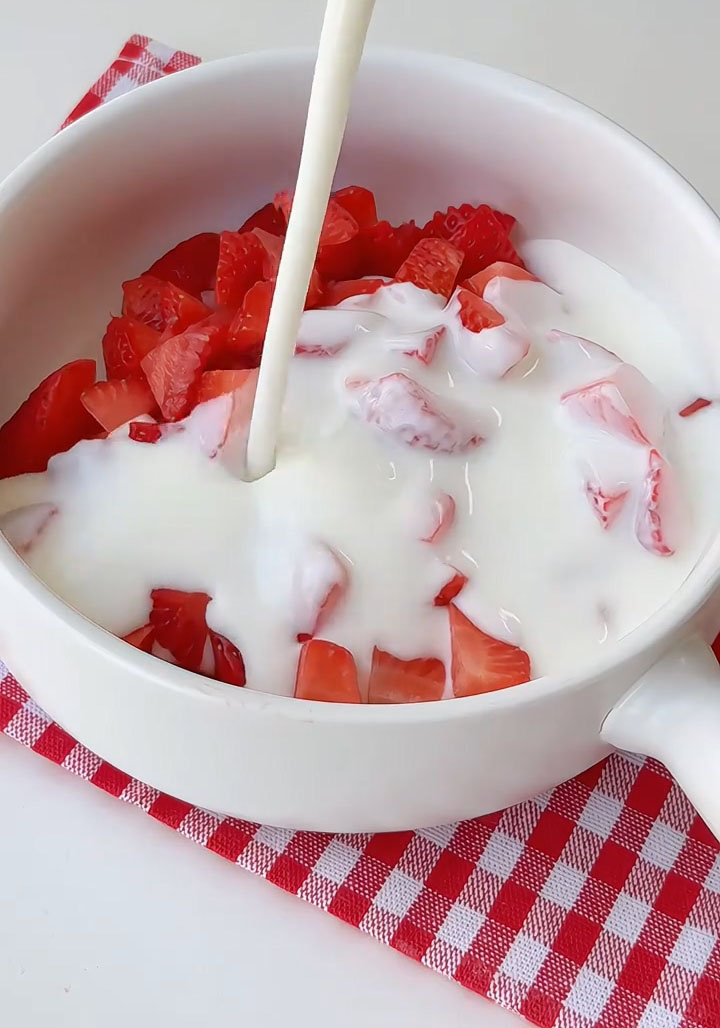 Easy Strawberry Yogurt Clusters step (3)