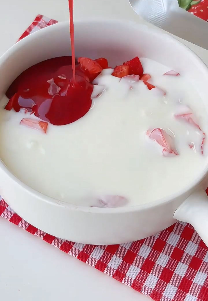 Easy Strawberry Yogurt Clusters step (4)