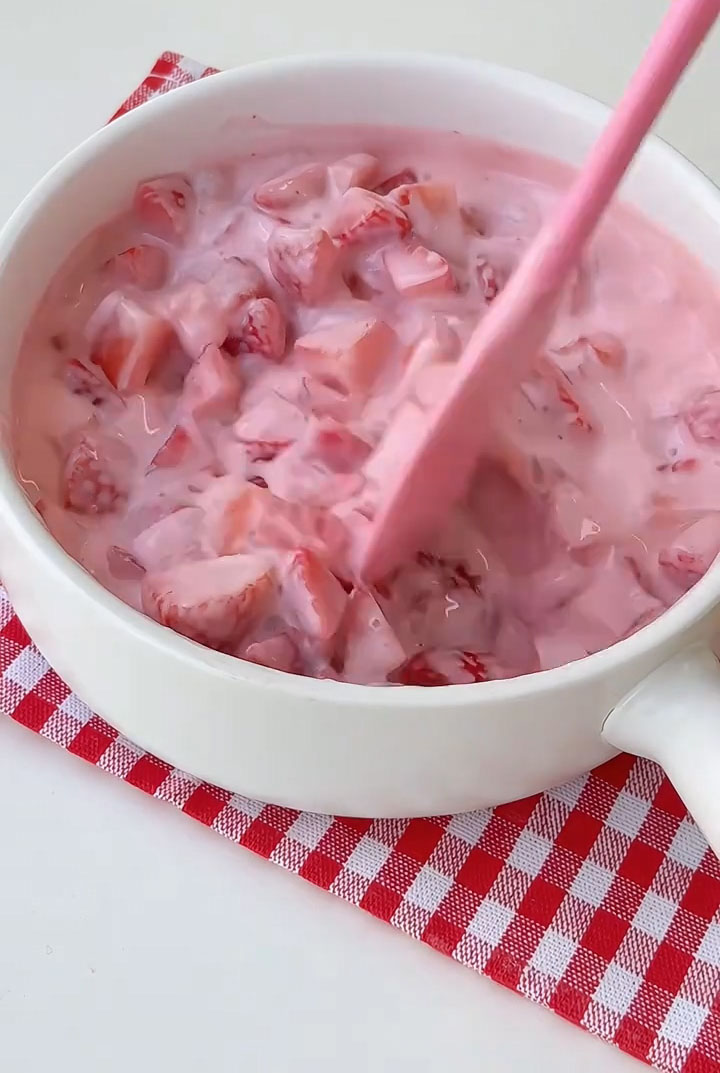 Easy Strawberry Yogurt Clusters step (5)