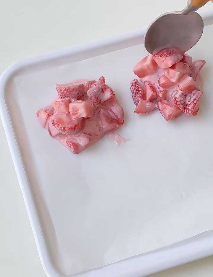 Easy Strawberry Yogurt Clusters step (6)