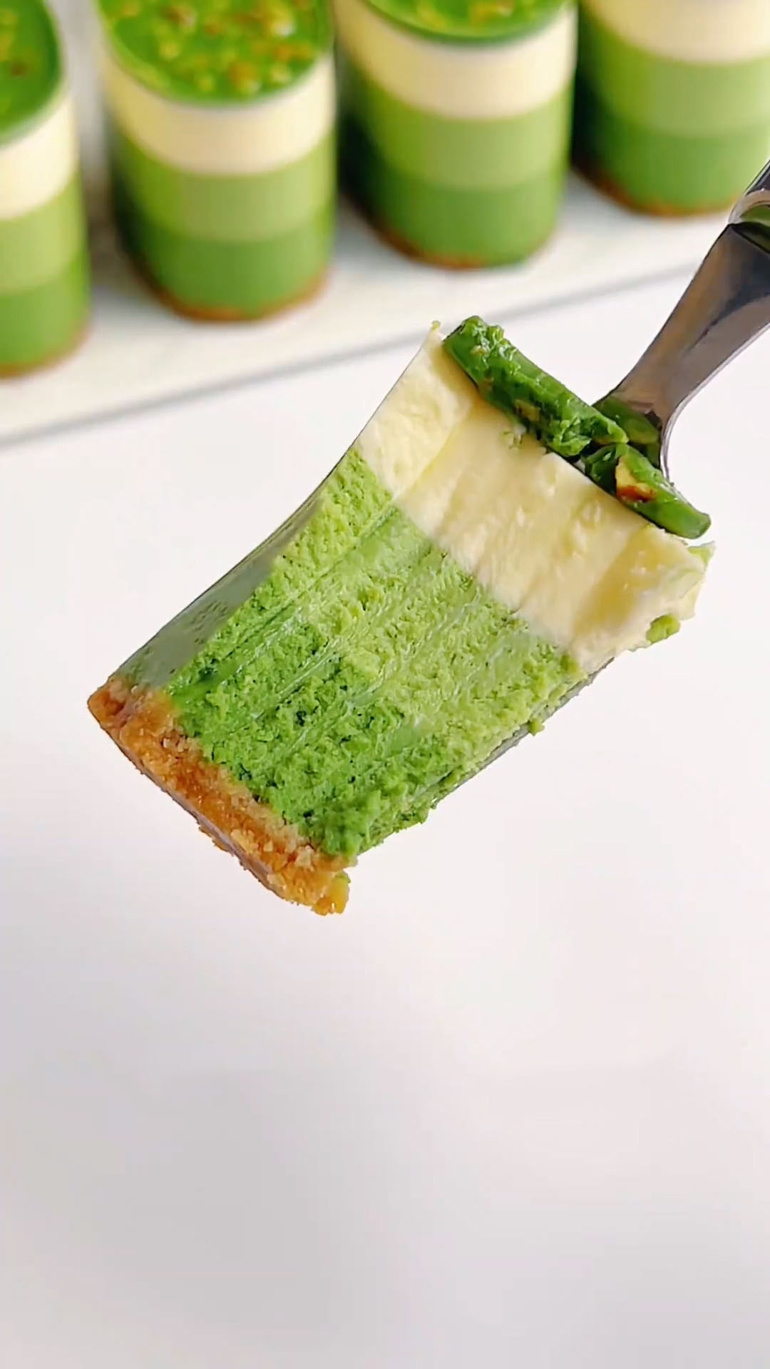 No Bake Matcha Crunch Cheesecake (3)