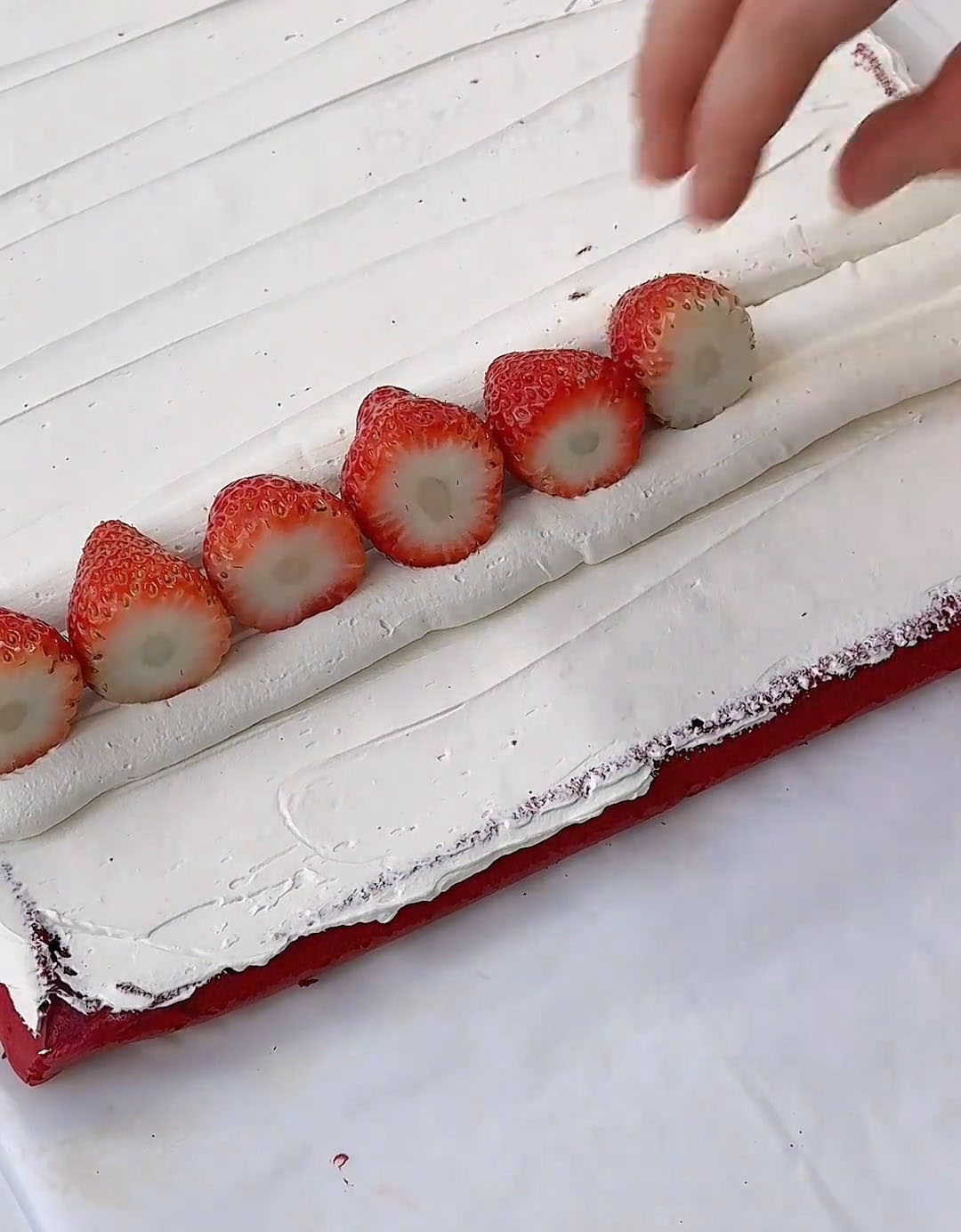 Red Velvet Swiss Roll step (13)