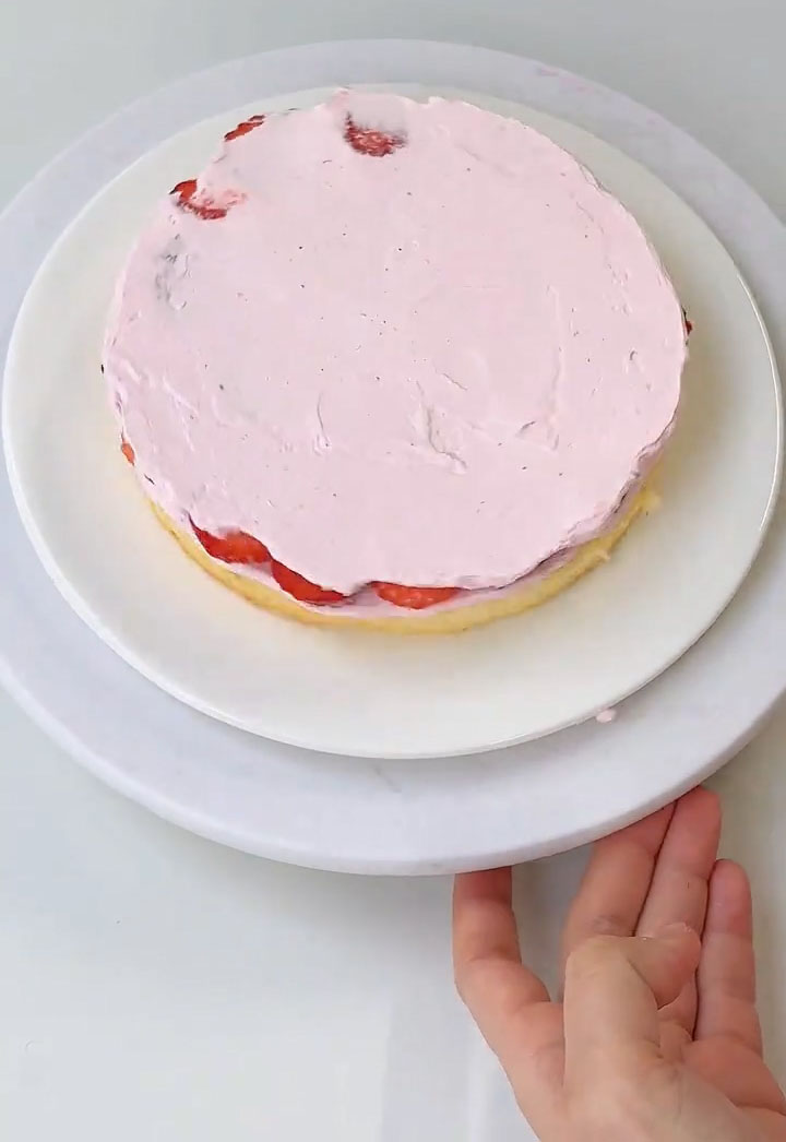 Strawberry Mille Crepe Cake step (1)