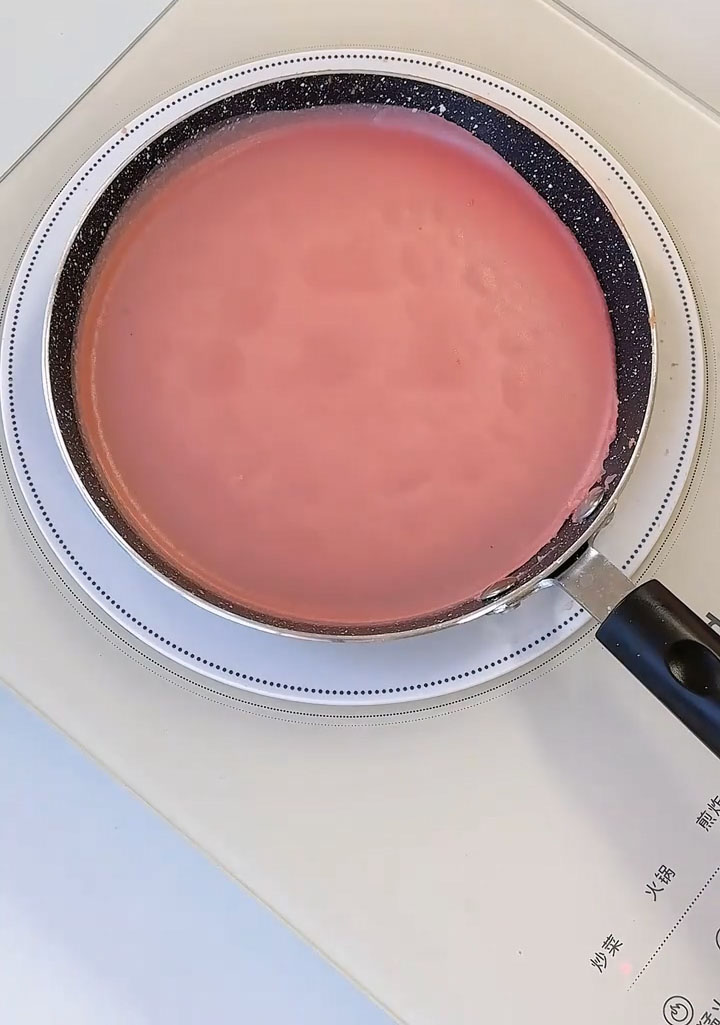 Strawberry Mille Crepe Cake step (12)