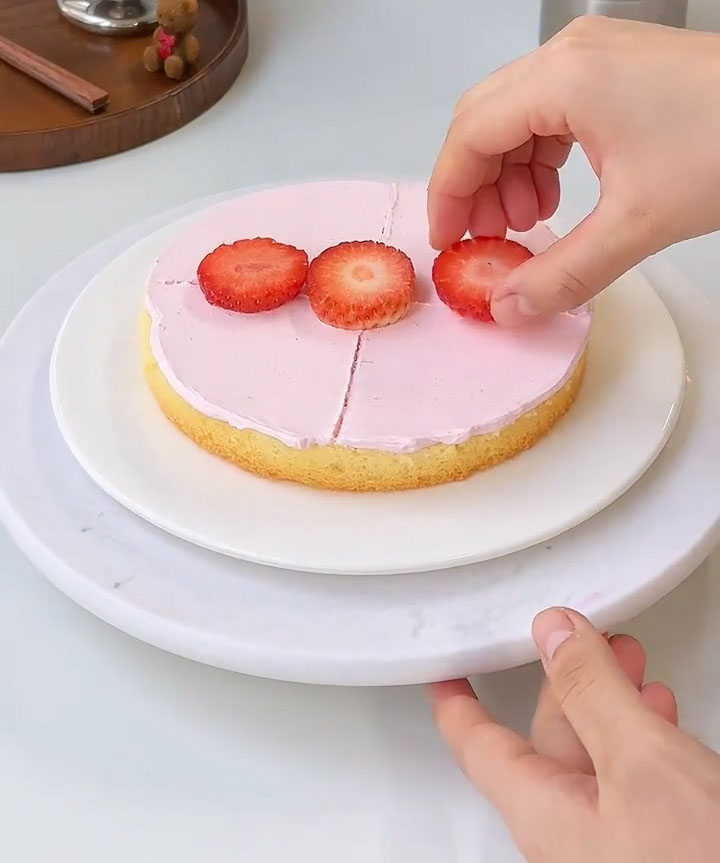 Strawberry Mille Crepe Cake step (15)