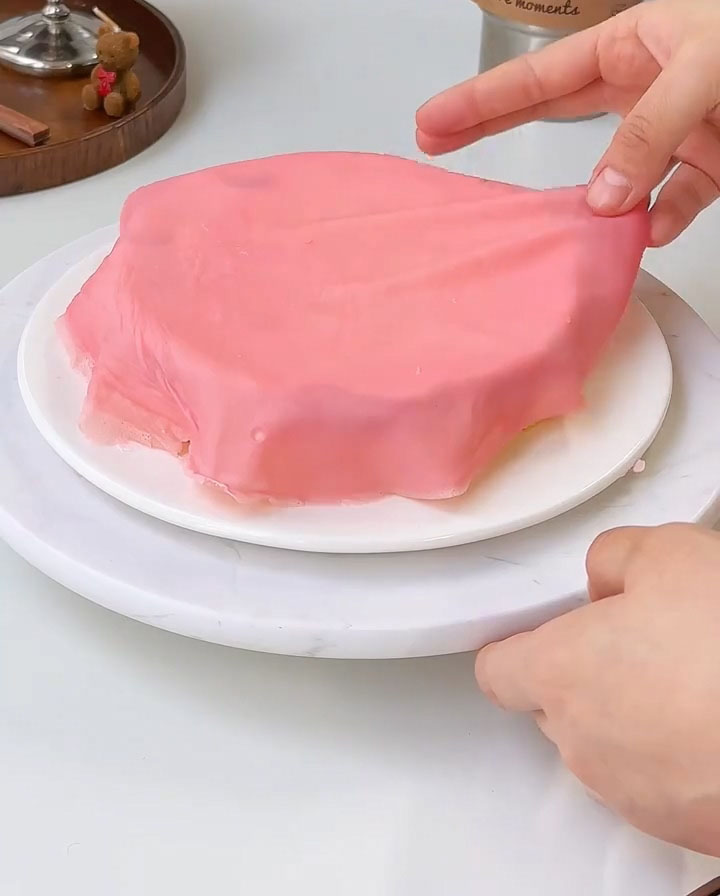 Strawberry Mille Crepe Cake step (16)