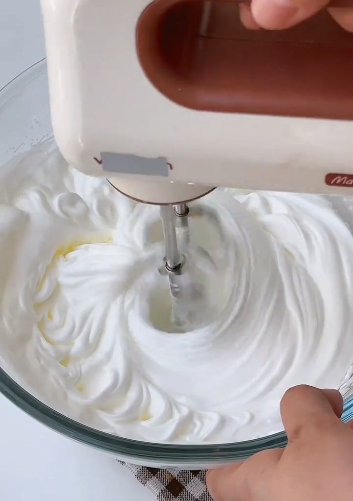 Strawberry Mille Crepe Cake step (4)