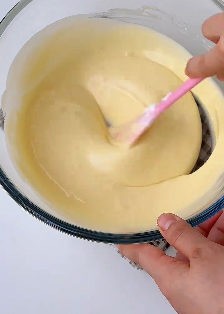 Strawberry Mille Crepe Cake step (5)