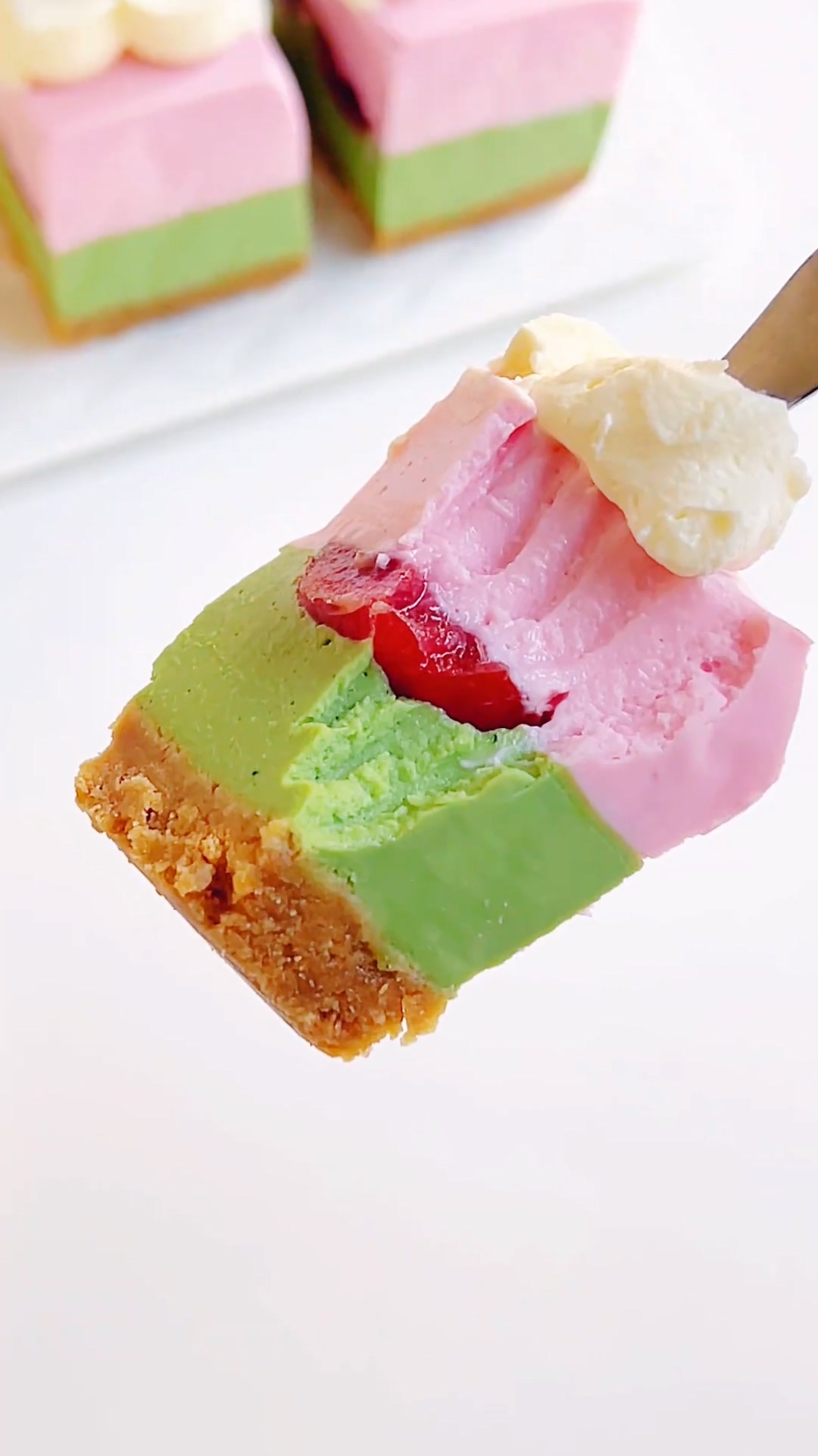 Cherry Matcha Cheesecake Mousse Cake (4)