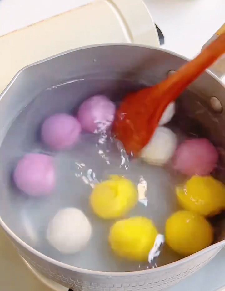 Cook the Glutinous Rice Balls