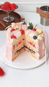 Heart Shaped Strawberry Cake (2)