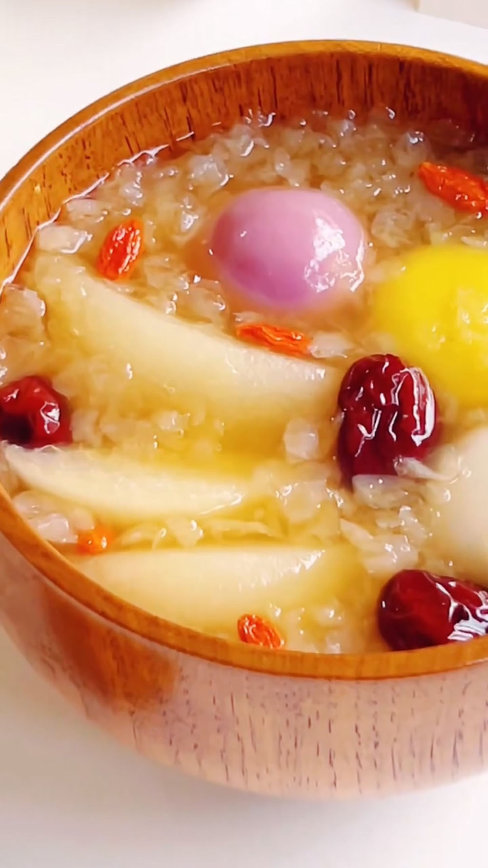 Snow Pear & White Fungus Dessert Soup with Glutinous Rice Balls (2)