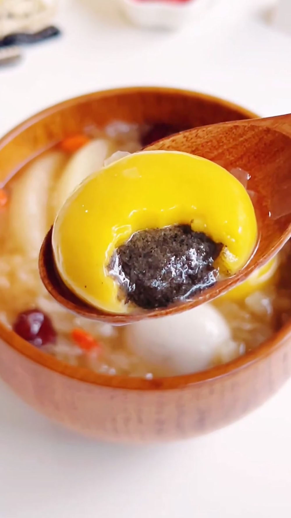 Snow Pear & White Fungus Dessert Soup with Glutinous Rice Balls (4)