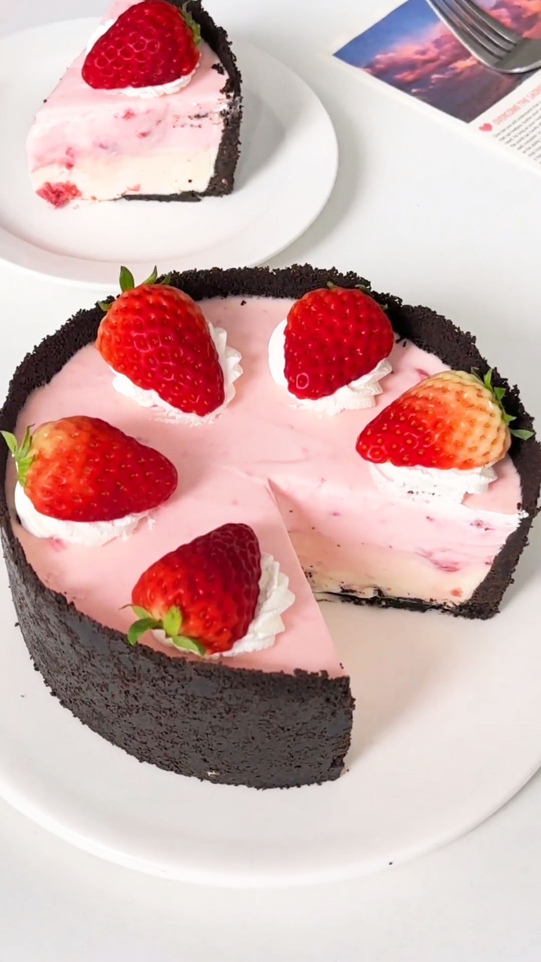 Strawberry Mousse Cake (1)