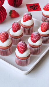Strawberry Red Velvet Cupcakes (2)