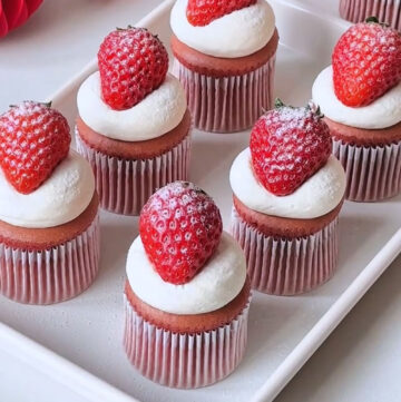 Strawberry Red Velvet Cupcakes (2)