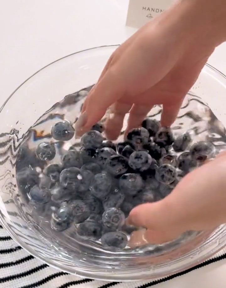 Wash the blueberries