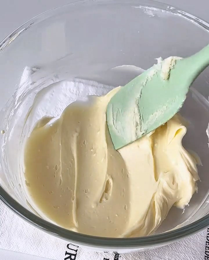combine the softened cream cheese and sugar
