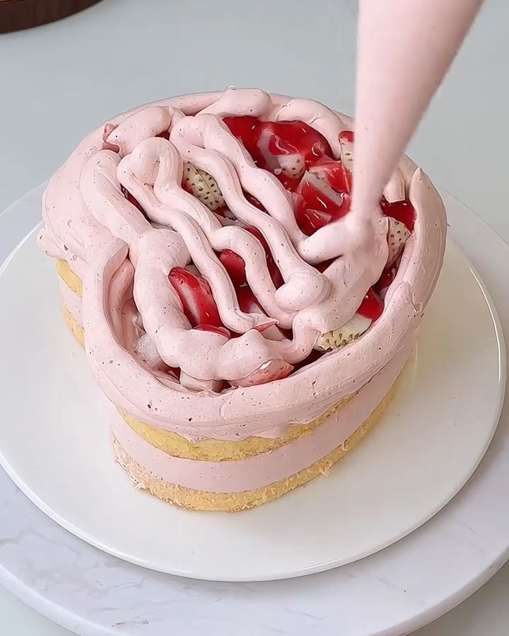 cover them with a smooth layer of cream