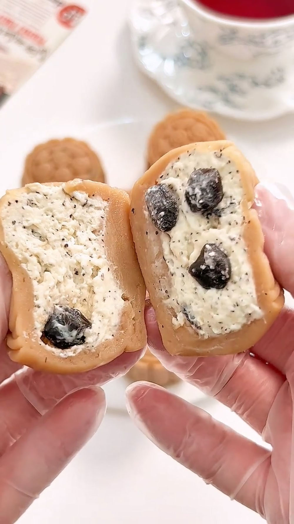 Earl Grey Snow Skin Mooncakes (4)