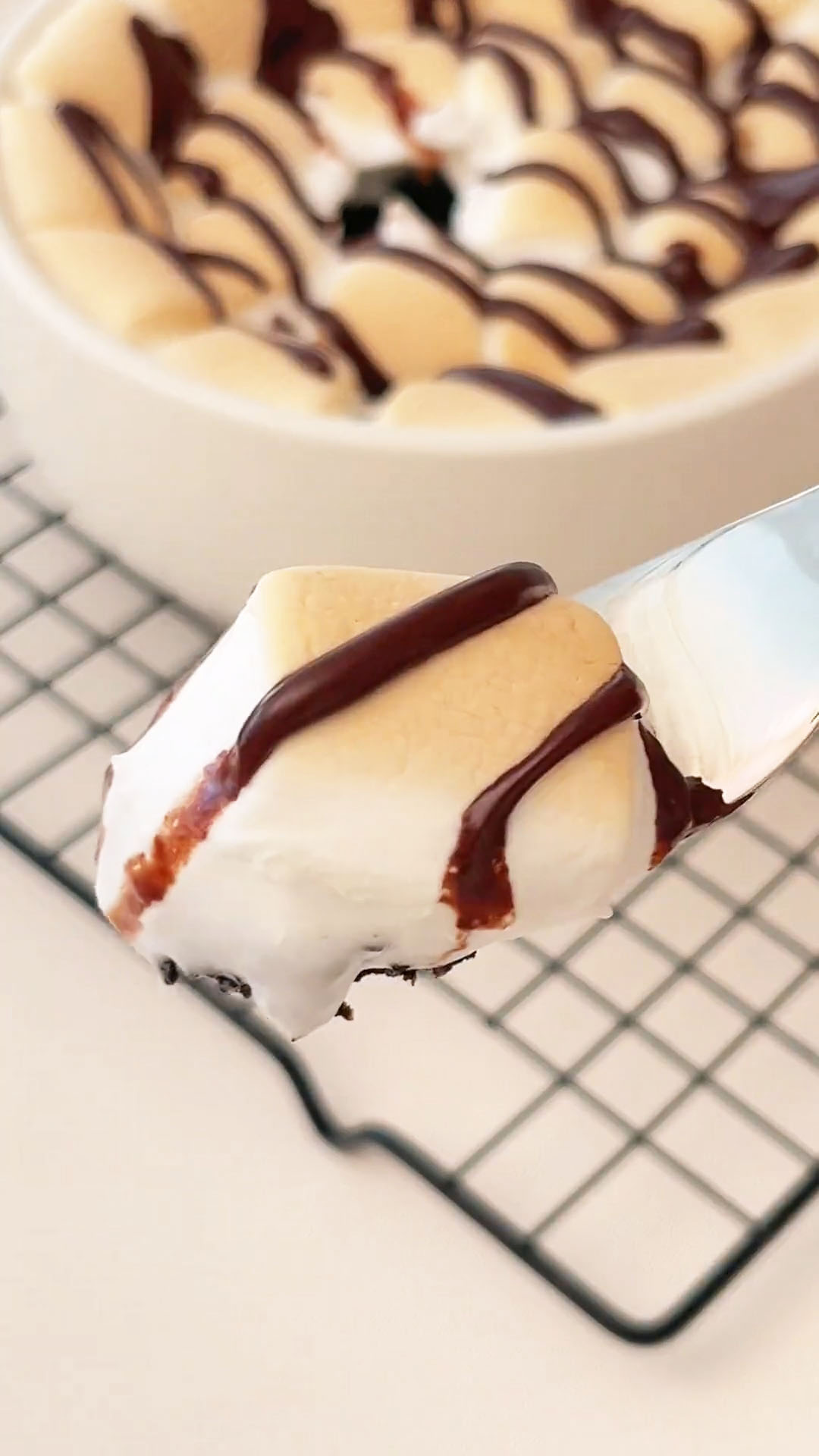 Easy Marshmallow Brownies (3)