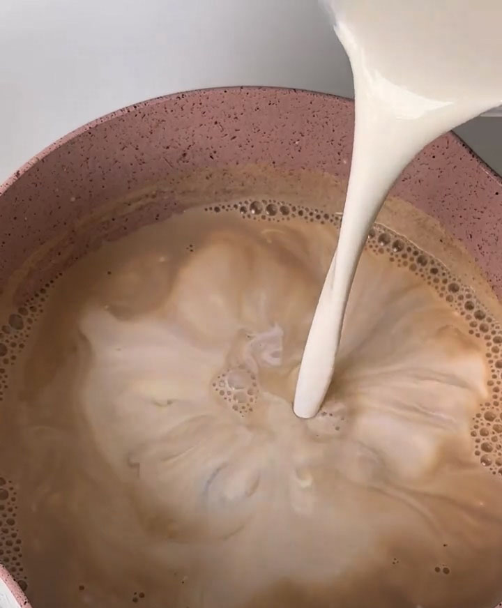 Pour in the 150g of heavy cream