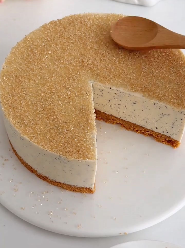 Sprinkle a thin, even layer of white sugar across the entire surface