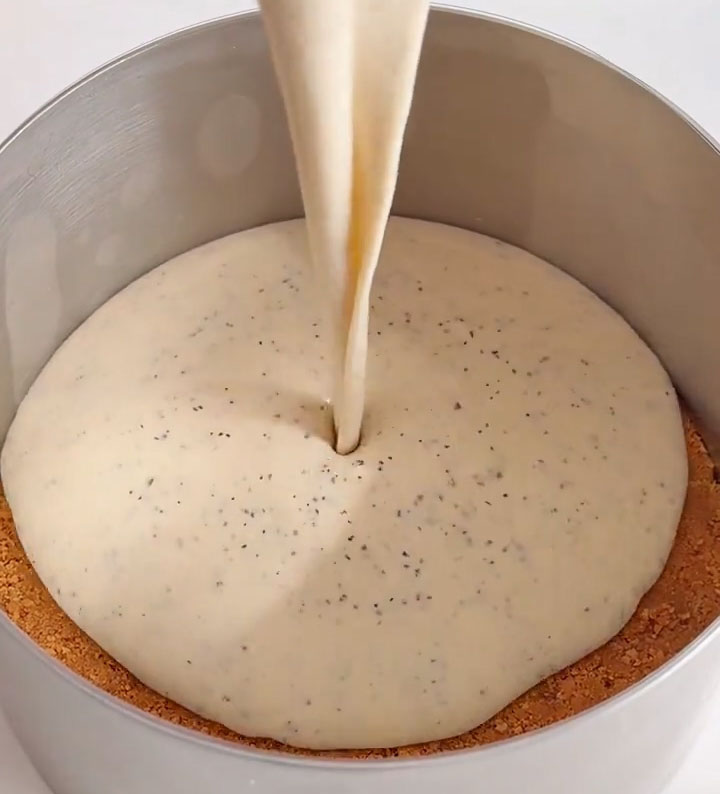 pour the Earl Grey filling over the base