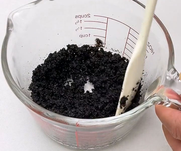 use a silicone spatula to mix until the crumbs are evenly coated