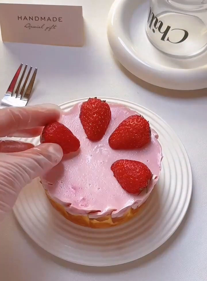 Arrange the strawberries