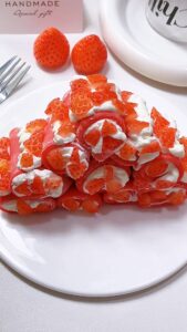 Easy Mini Crepe Rolls with Strawberries & Cream (3)