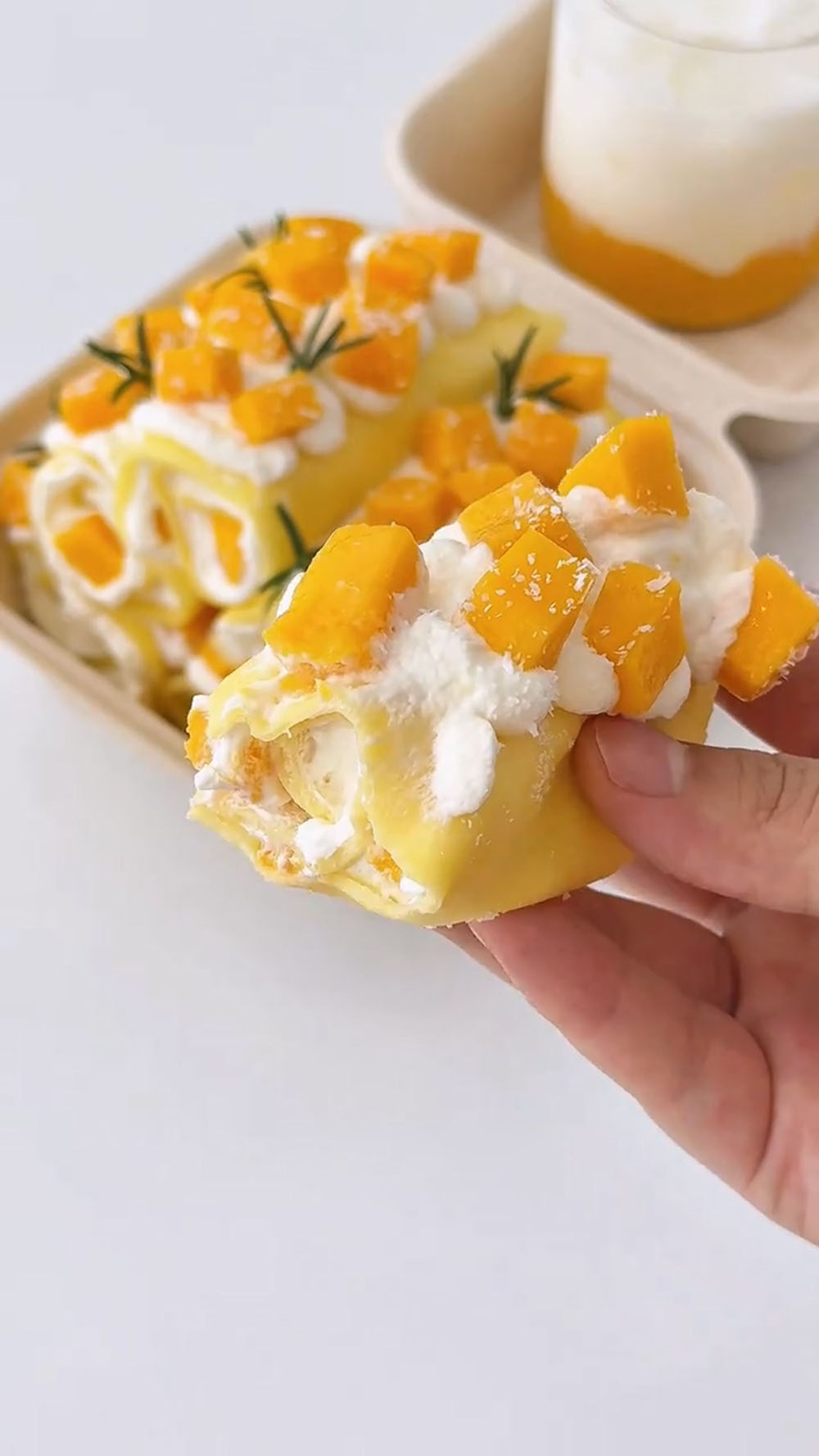 Mango Crepe Roll (3)