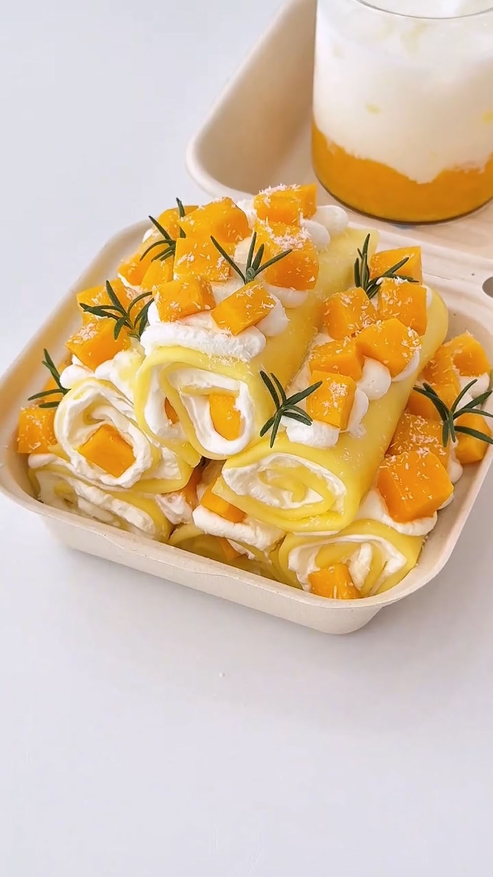 Mango Crepe Roll (5)