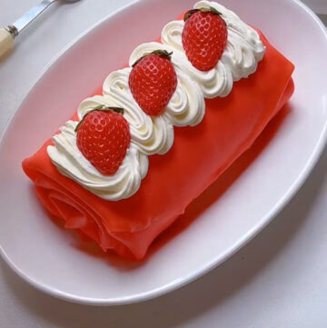No Bake Strawberry Crepe Roll – Soft, Creamy & Stunning (1)